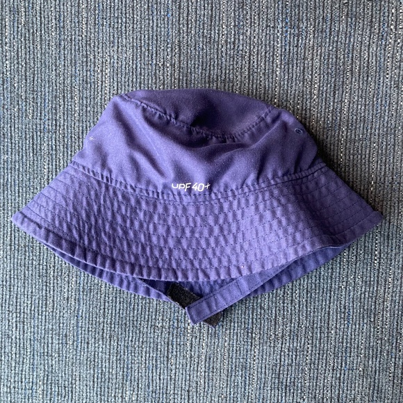 Baby Nike sunhat - Picture 2 of 2